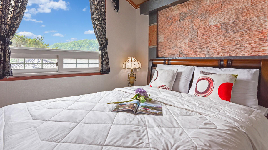 Bedroom 2, Kapyeong Ilsang Talchul Pension Water Slide, Gapyeong