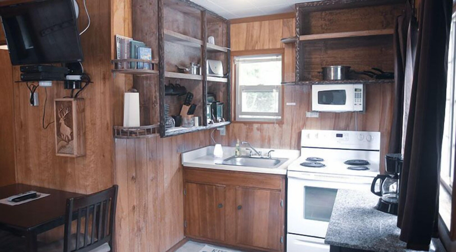 Others 5, 3 Rivers Resort and Guide Service, Clallam