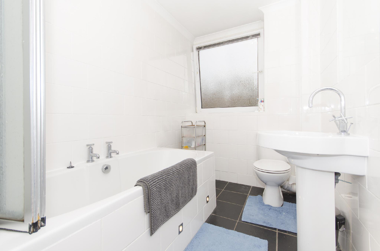 Bathroom 3, City Apartment with Rural Charm, Aberdeen