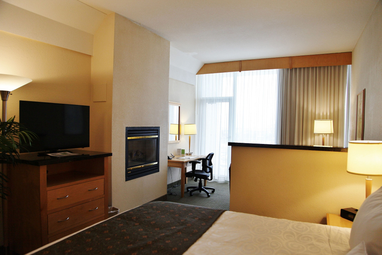 Bedroom 3, Best Western Plus Kelowna Hotel & Suites, Central Okanagan