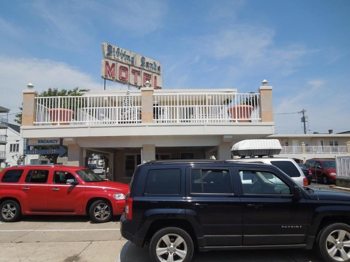 Exterior & Views 2, Sifting Sands Motel, Cape May