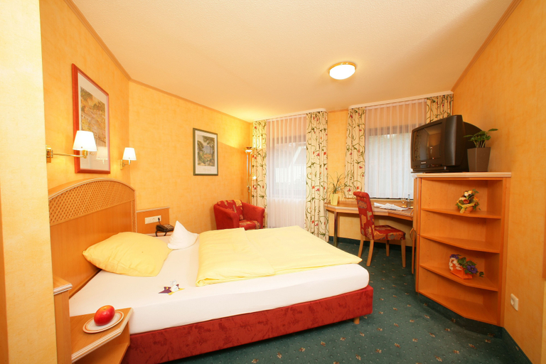 Bedroom 2, Ringhotel Reubel Nuernberg-Zirndorf, Fürth