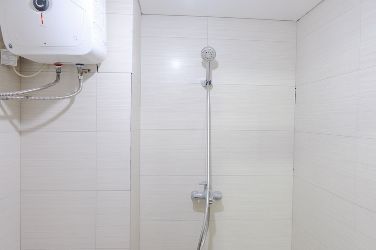 Bathroom 5, Good Choice 2BR Apartment at Gateway Pasteur By Travelio, Bandung