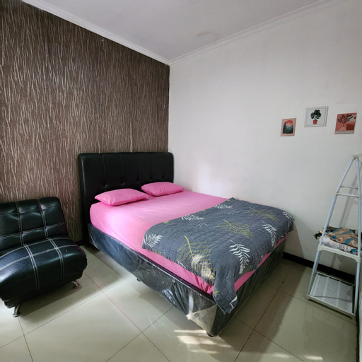 Bedroom 2, Kamiila Villa, Garut
