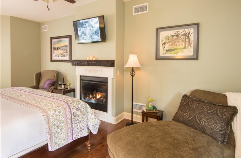 Bedroom 2, Caldwell House Bed & Breakfast, Orange