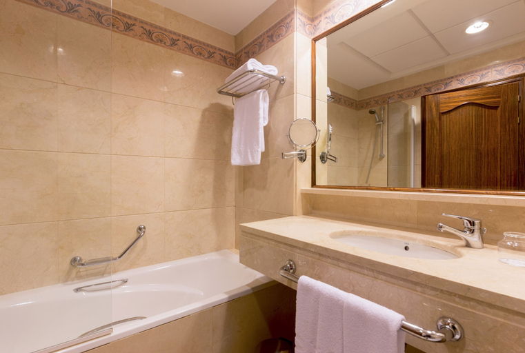Bathroom 5, Dorma Reina Isabel, Ávila