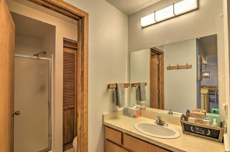 Bathroom, Mountainside Paradise: Ski-in/ski-out Resort Condo, Iron