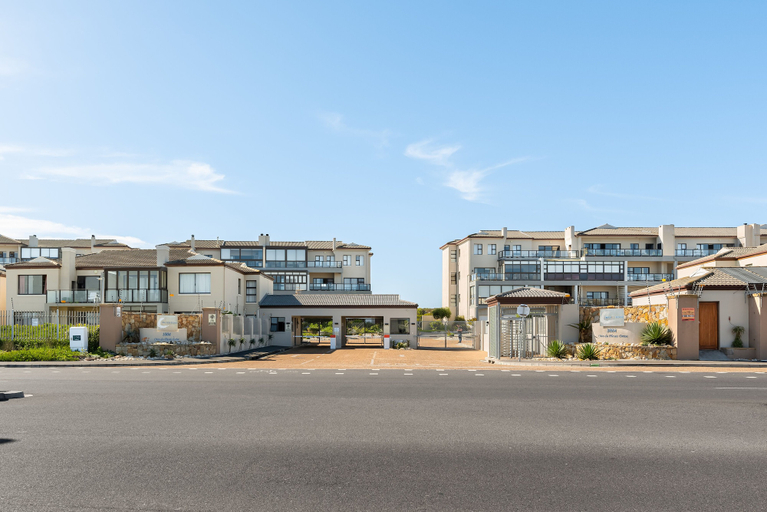 Exterior & Views 2, Waves Edge T12, City of Cape Town