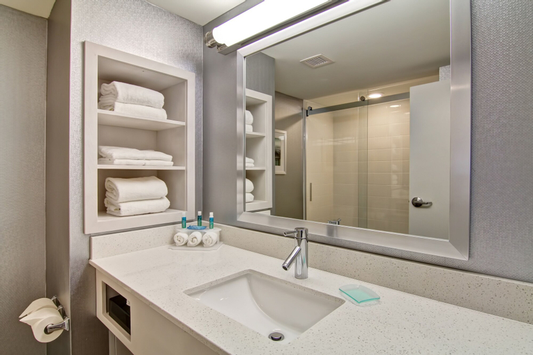 Bathroom 26