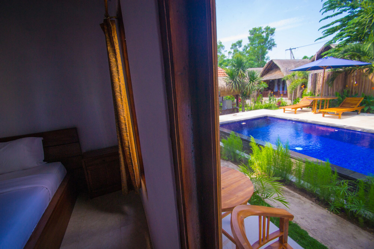 Swimming Pool 13