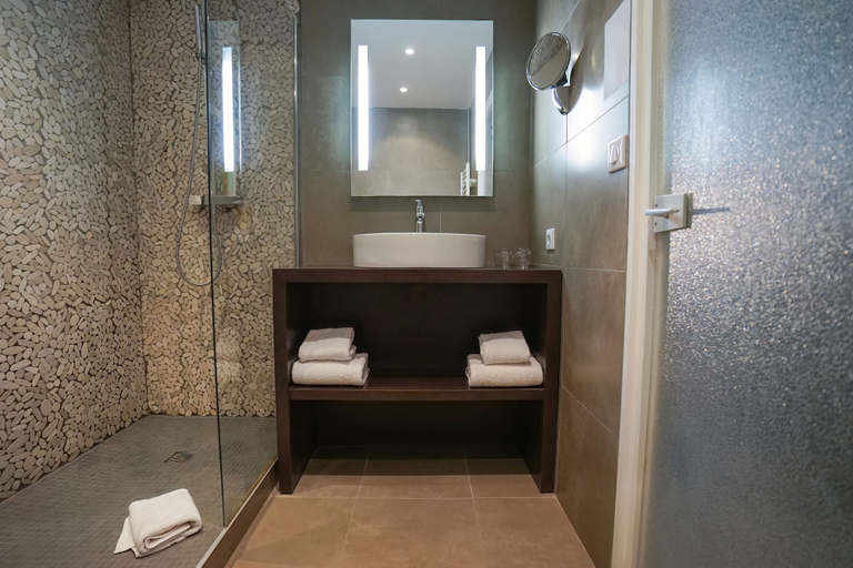 Bathroom 4, Quintessia Resort, Loire-Atlantique