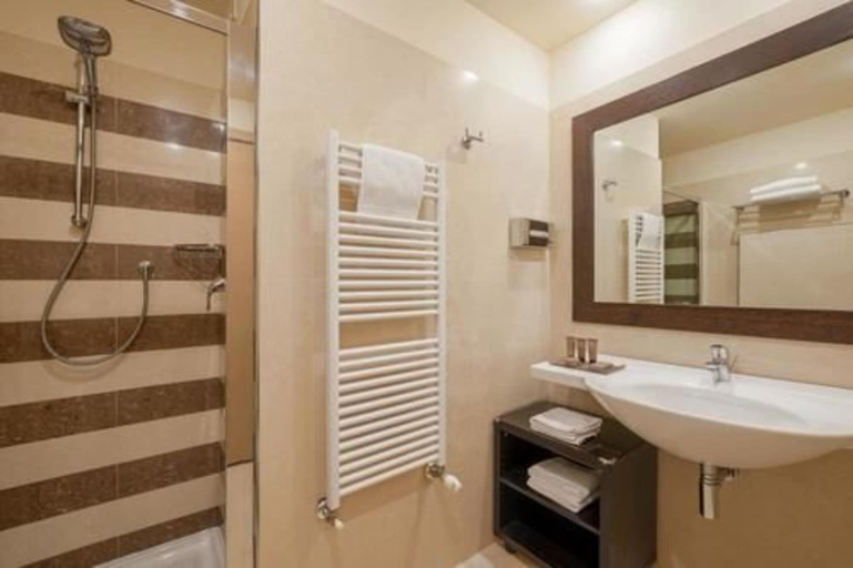 Bathroom 4, Hotel Nazionale, Brescia
