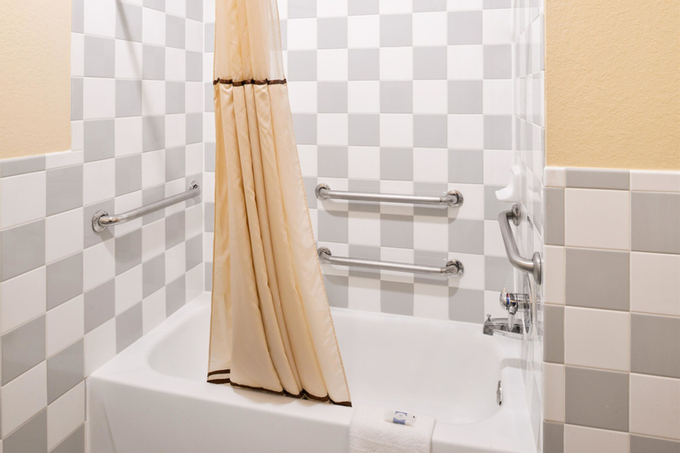 Bathroom 12