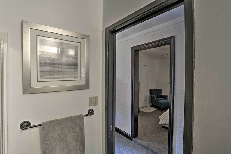 Bathroom 3, Private Modern Entertainment Getaway, Shasta