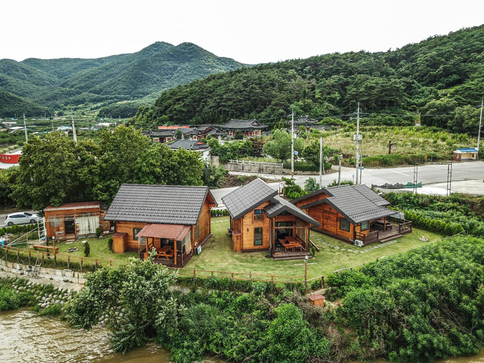Others 5, buan hosugatongnamupensyeon, Buan
