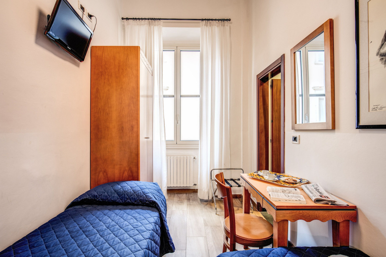 Others 5, Hotel Nuova Italia, Florence
