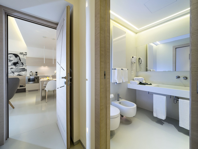 Bathroom 4, Duomo Suites & Spa, Catania