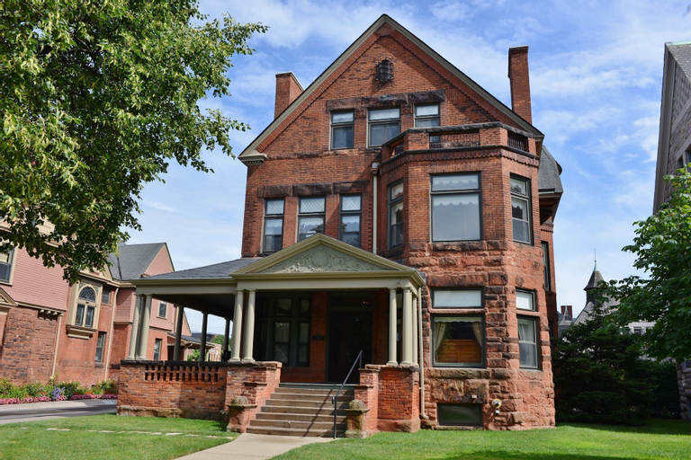 Exterior 19