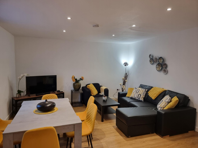 Others 5, Heritage Place by Select SA Duplex, Reading
