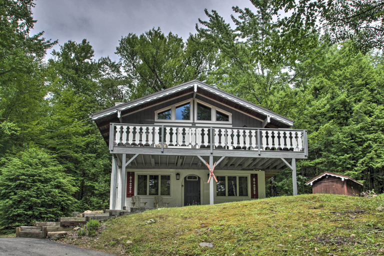 Exterior & Views 2, Beautiful Chalet ~ 5 Miles to Attitash Mountain, Carroll