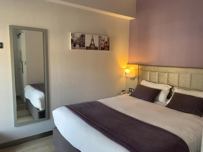 Bedroom 4, Logis Hotel Le Moulin De La Coudre, Yonne