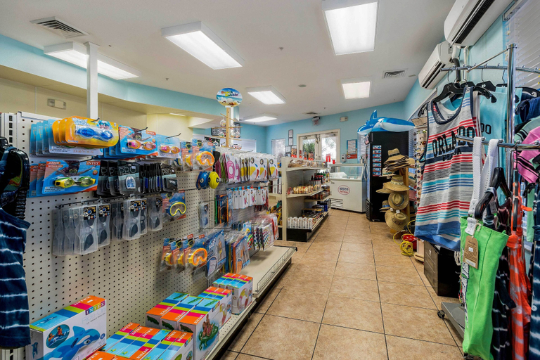 Food & Drinks, Spacious Kissimmee Villa - 3 Mi to Disney World!, Osceola