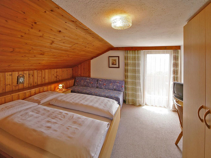 Bedroom 2, Pension Aichner, Bolzano
