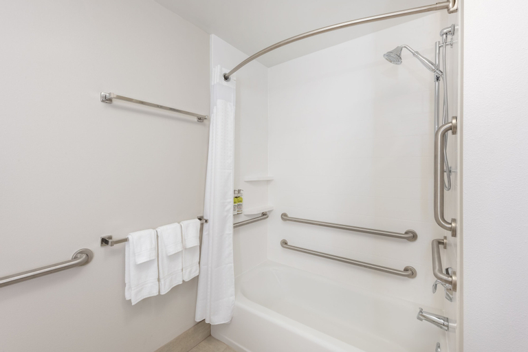 Bathroom 14