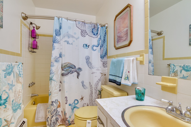 Bathroom 4, 4 Mi to Beaches: Pet-friendly Berlin Home!, Worcester