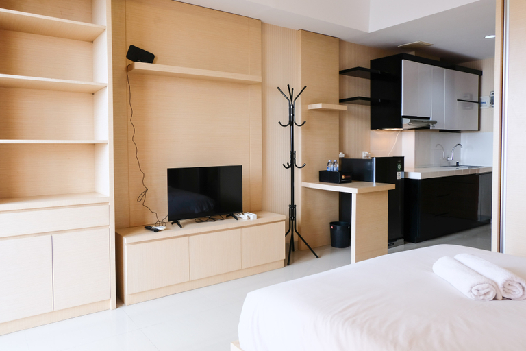 Bedroom 2, Good Deal Studio Room at Beverly Dago Apartment By Travelio, Bandung
