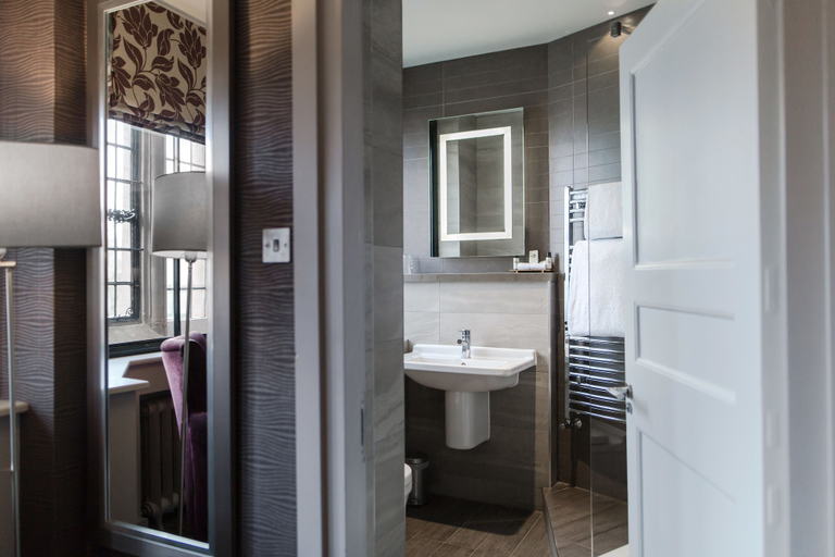 Bathroom 4, Abbey House Hotel, Cumbria