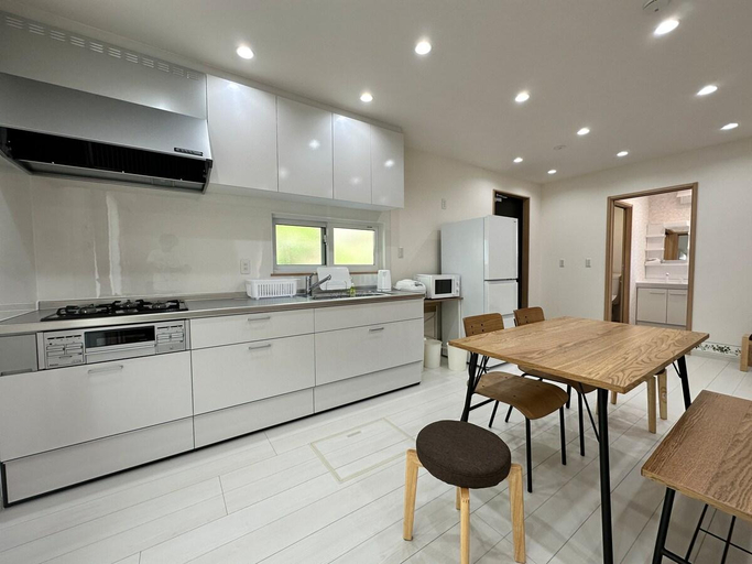 Others 5, SHIRAHAMA condominium D-100, Shirahama