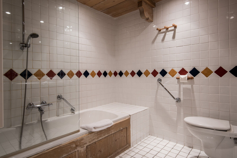 Bathroom 5, Chalet Hotel L'Ecrin, Savoie