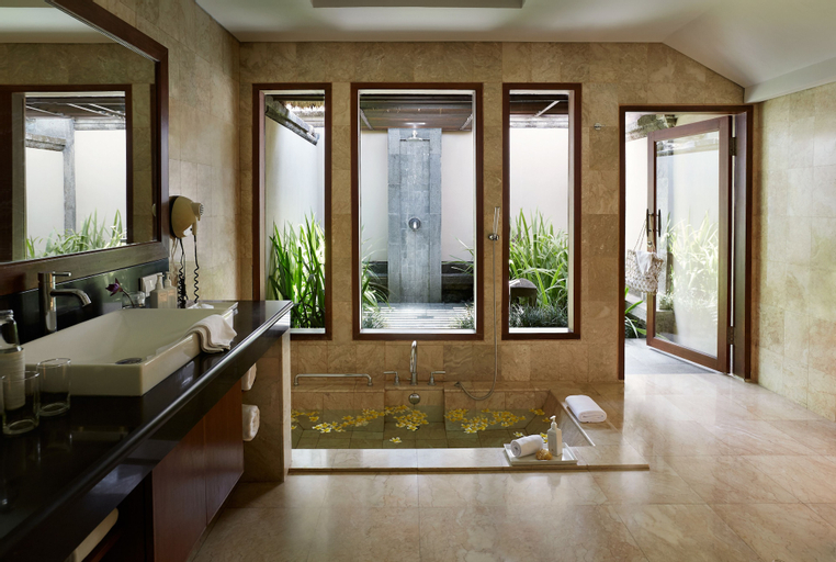 Bathroom 28