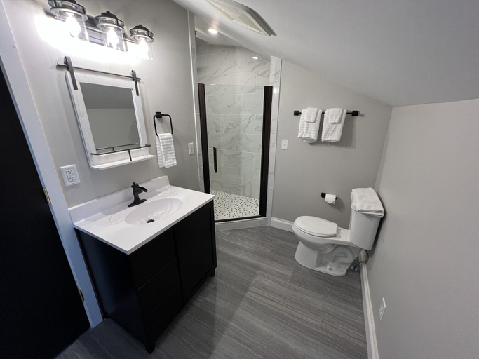 Bathroom 4, Homestay on Main, Grayson