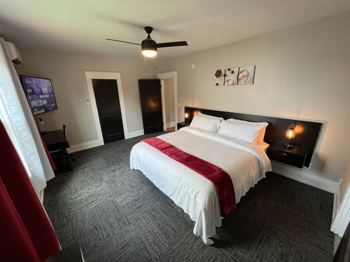 Bedroom 2, Homestay on Main, Grayson