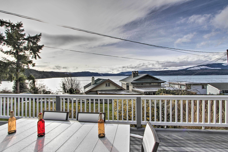 Others 1, Idyllic Waterfront Cottage w/ Beach & Sunset Views, Jefferson