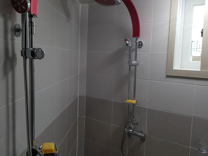 Bathroom 7