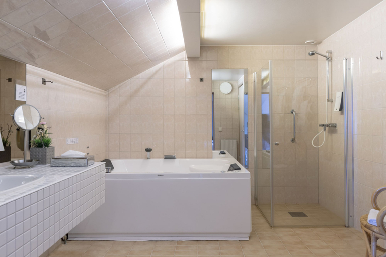 Bathroom 4, First Hotel Statt Örnsköldsvik, Örnsköldsvik