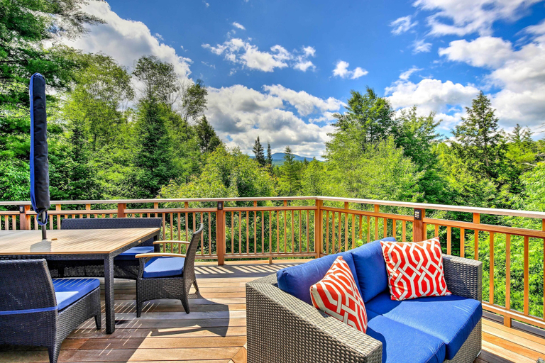Others 1, Pet-Friendly House w/ Deck - 10 Mi to Stowe Mtn!, Lamoille