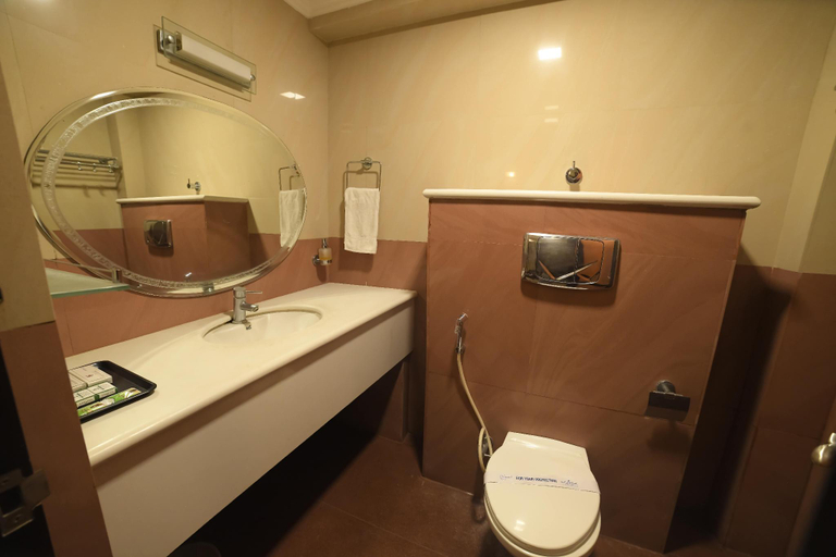 Bathroom 3, HOTEL UDUPI INTERNATIONAL, Kanniyakumari