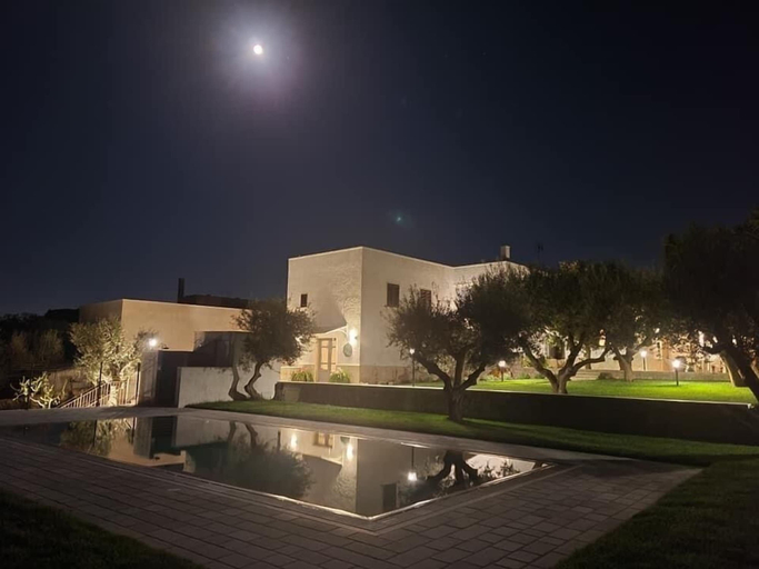 Exterior & Views 2, B&B Villa Maggi, Bari