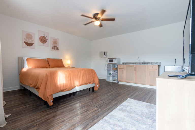 Bedroom 2, Heber Historic Inn, Cleburne