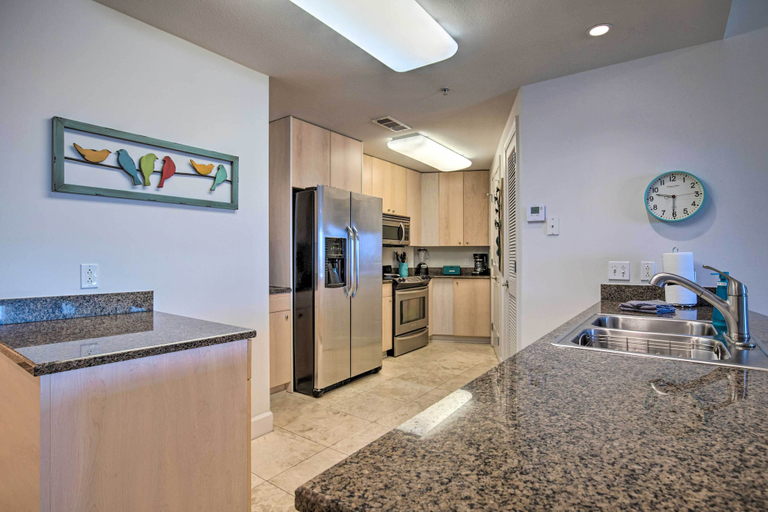 Others 5, Sunny Beachfront Biloxi Condo w/ Resort Amenities!, Harrison