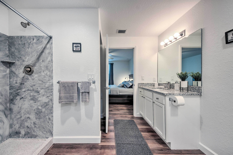 Bathroom 3, Labelle Apartment, Close to Parks!, Hendry