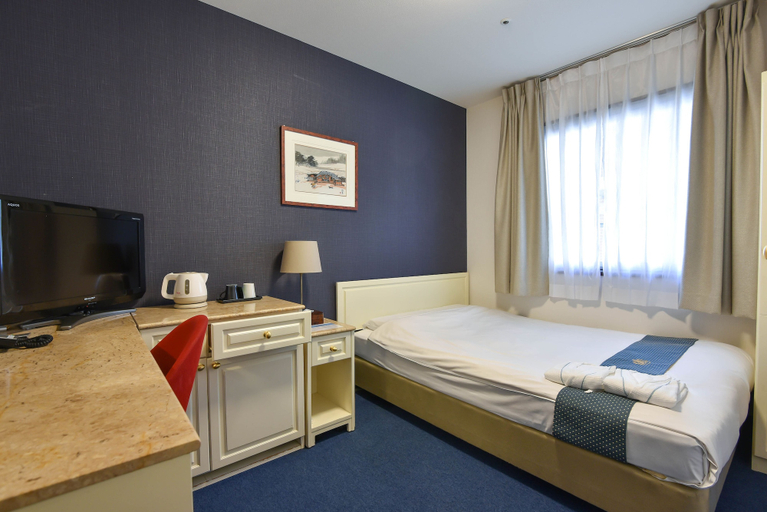 Bedroom 4, New Osaka Hotel Shinsaibashi, Osaka