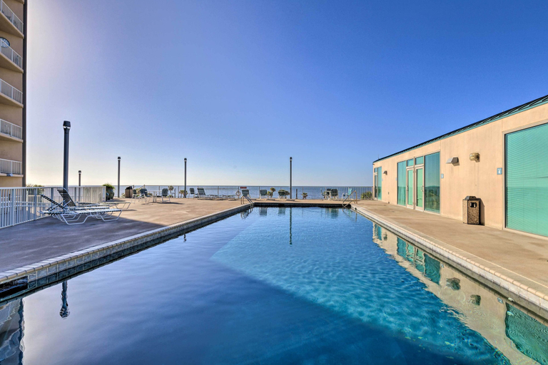 Sport & Beauty 2, Sunny Beachfront Biloxi Condo w/ Resort Amenities!, Harrison