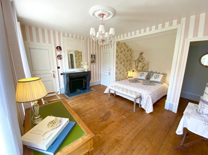 Bedroom 2, Château des Janroux, Rhône
