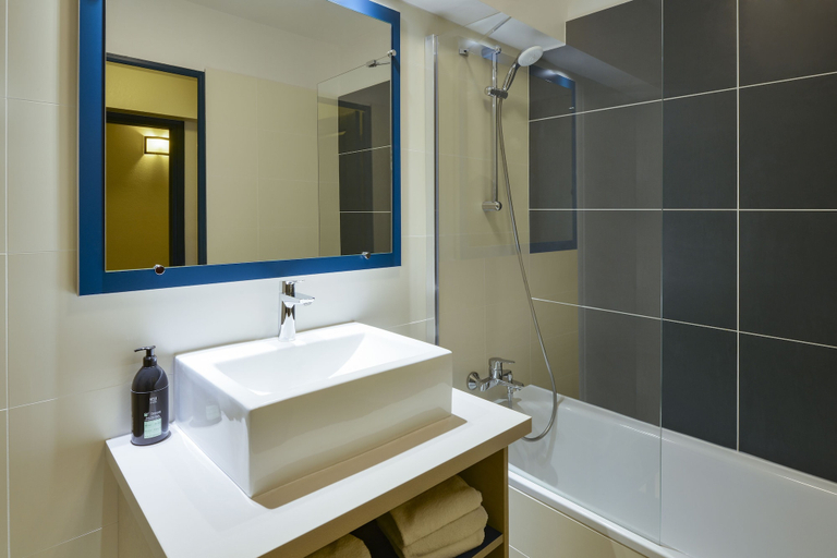 Bathroom 5, Aparthotel Adagio Monaco Palais Josephine, Alpes-Maritimes
