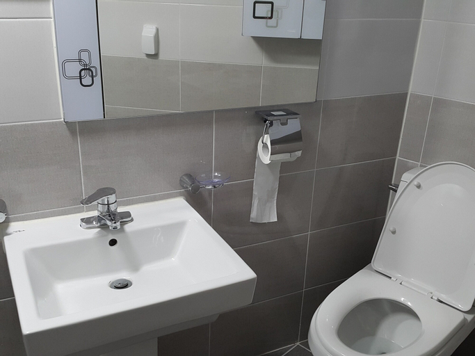 Bathroom 2